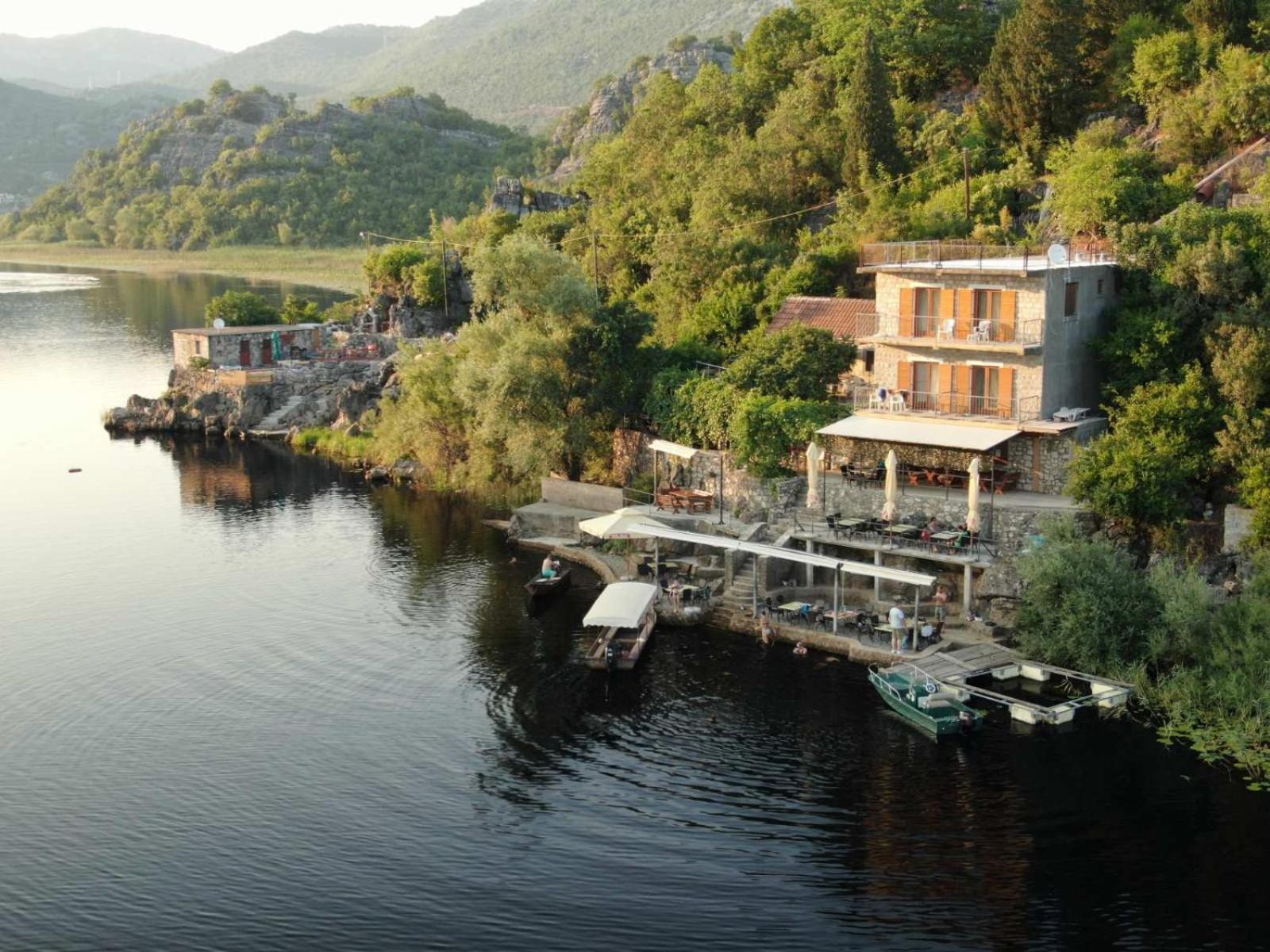 Suncane Terase Karuc Bagian luar foto