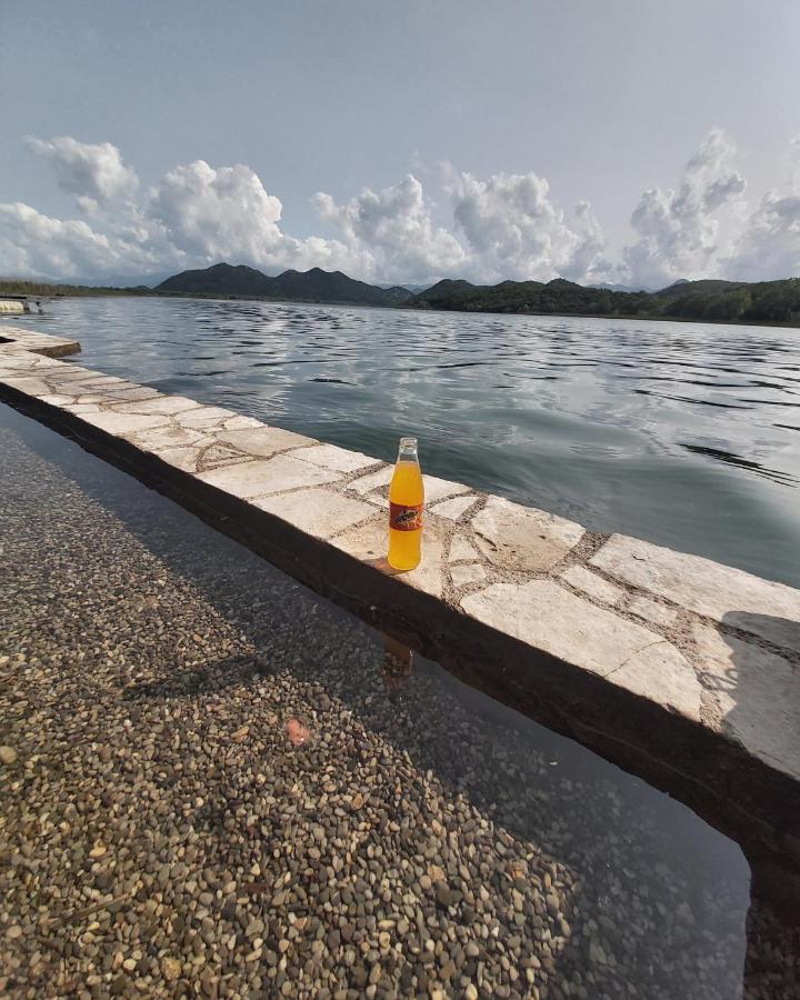 Suncane Terase Karuc Bagian luar foto