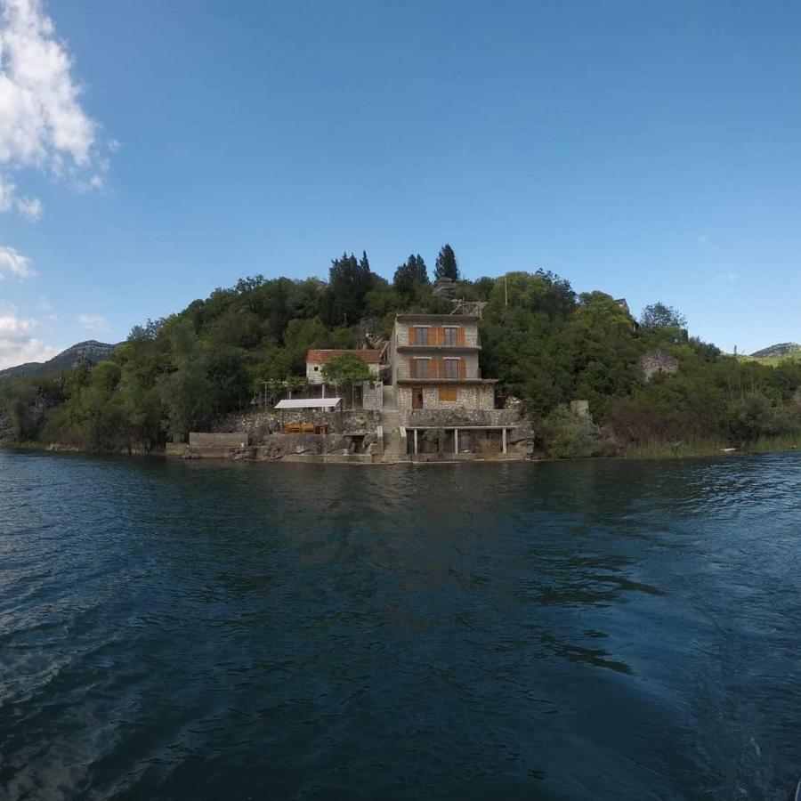 Suncane Terase Karuc Bagian luar foto