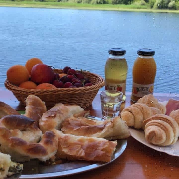Suncane Terase Karuc Bagian luar foto